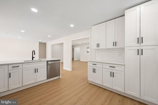 324 JUNIPER DR, Cherry Hill, NJ 08003