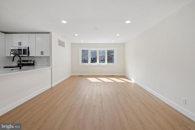 324 JUNIPER DR, Cherry Hill, NJ 08003