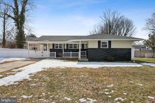 324 JUNIPER DR, Cherry Hill, NJ 08003