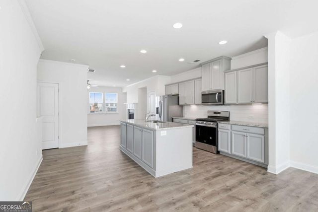 1611 Falcon Crest Way, Decatur, GA 30032