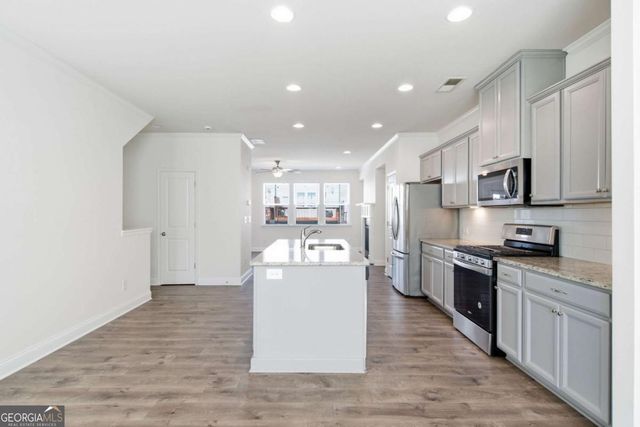 1611 Falcon Crest Way, Decatur, GA 30032