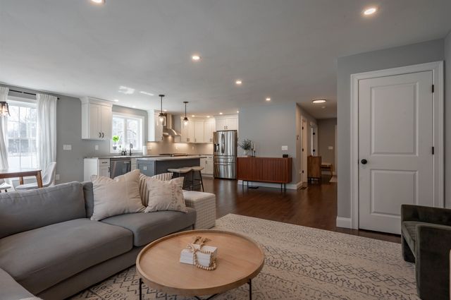 285B Webster Street, Hudson, NH 03051