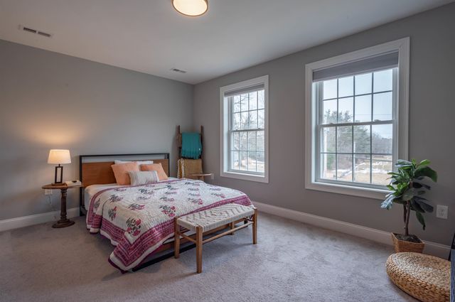 285B Webster Street, Hudson, NH 03051