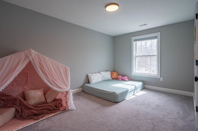 285B Webster Street, Hudson, NH 03051