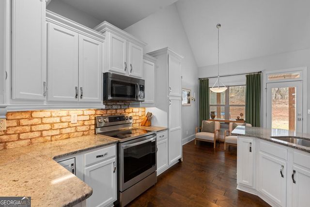 220 Dupont Court, Mcdonough, GA 30252