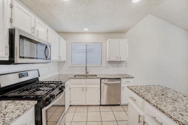 11922 MEADOWFIRE DR, Austin, TX 78758