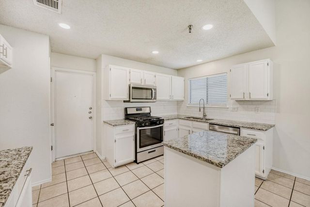 11922 MEADOWFIRE DR, Austin, TX 78758