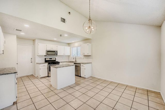 11922 MEADOWFIRE DR, Austin, TX 78758