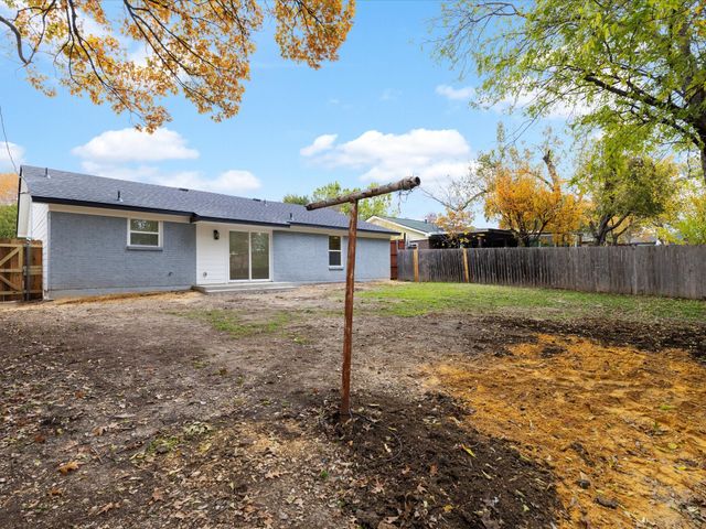 2726 Ridgewood Street, Irving, TX 75062