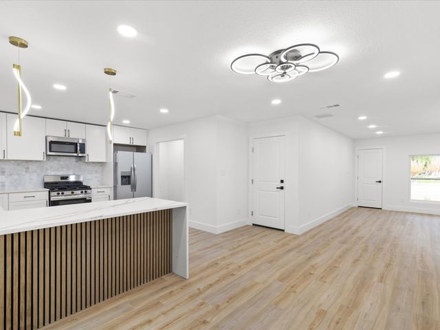 2726 Ridgewood Street, Irving, TX 75062