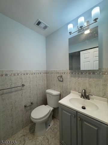 1057 Bond St, Elizabeth City, NJ 07201
