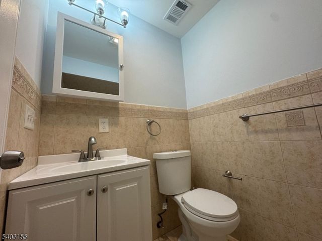 1057 Bond St, Elizabeth City, NJ 07201