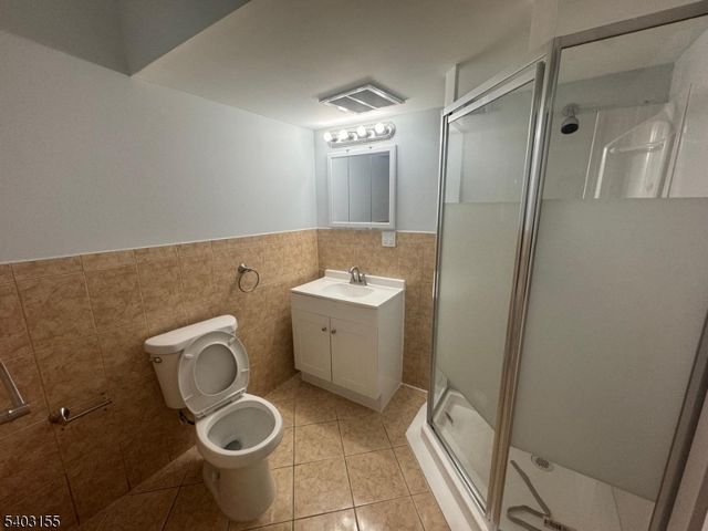 1057 Bond St, Elizabeth City, NJ 07201