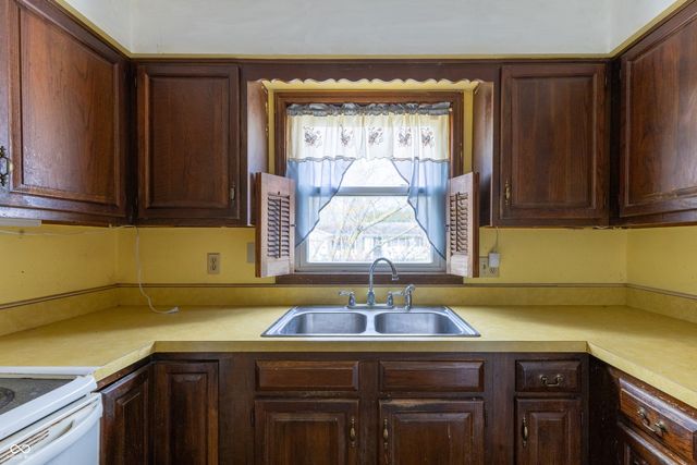 607 W North Street, Fremont, IN 46737