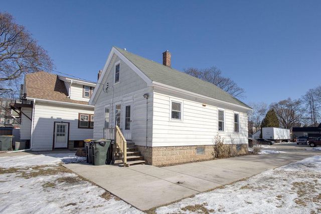 1567 S 83rd STREET, West Allis, WI 53214
