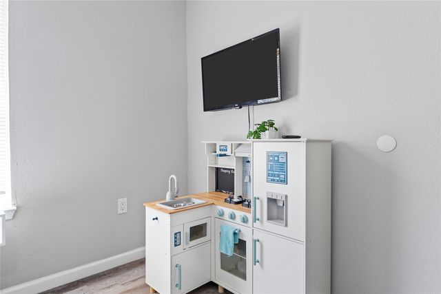 1900 N 6th Street, Waco, TX 76708