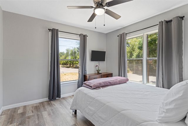 1900 N 6th Street, Waco, TX 76708