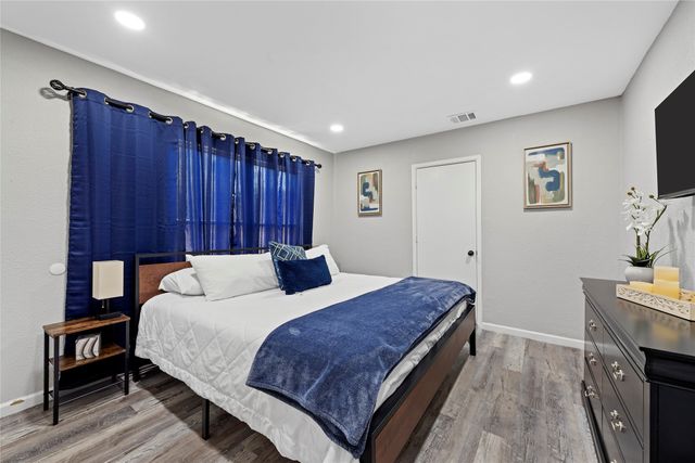 1900 N 6th Street, Waco, TX 76708