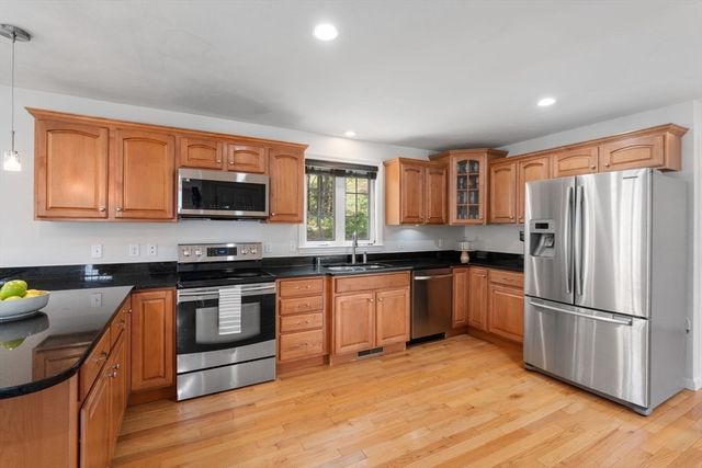 45 Cinnamon Ridge Cir, Middleboro, MA 02346