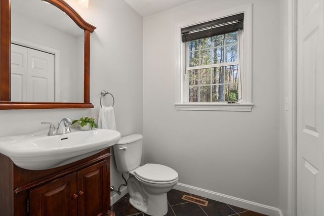 45 Cinnamon Ridge Cir, Middleboro, MA 02346