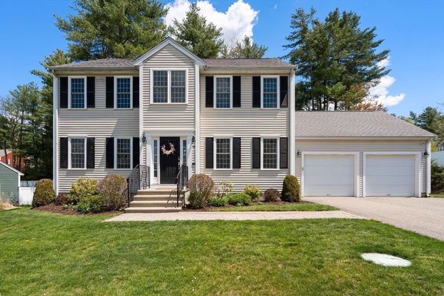 45 Cinnamon Ridge Cir, Middleboro, MA 02346
