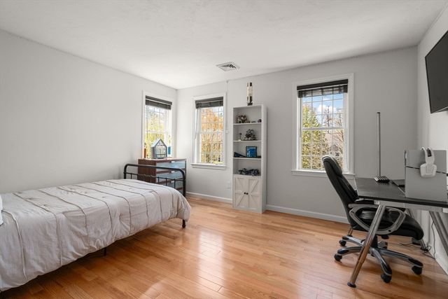 45 Cinnamon Ridge Cir, Middleboro, MA 02346