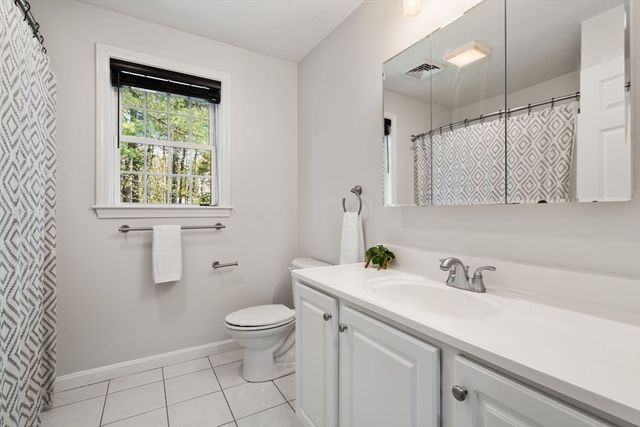 45 Cinnamon Ridge Cir, Middleboro, MA 02346