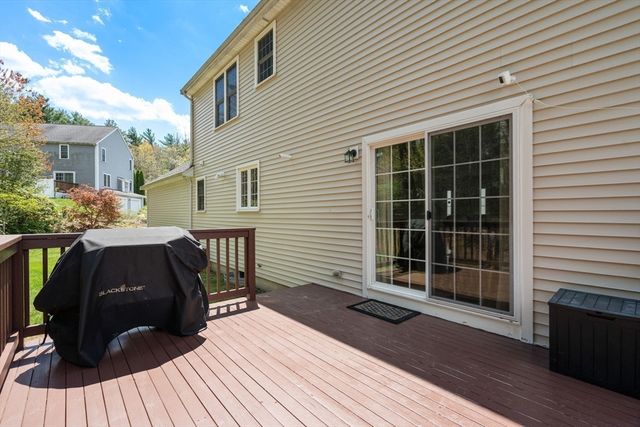 45 Cinnamon Ridge Cir, Middleboro, MA 02346