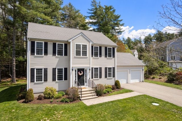 45 Cinnamon Ridge Cir, Middleboro, MA 02346
