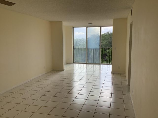 7730 NW 50th Street Unit 510, Lauderhill, FL 33351
