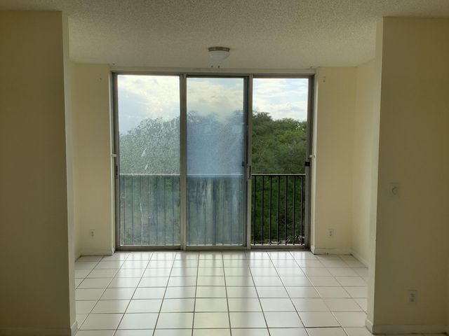 7730 NW 50th Street Unit 510, Lauderhill, FL 33351