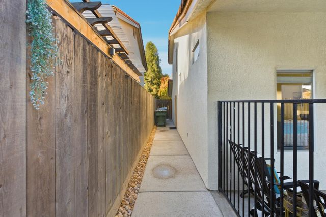 1839 E Cole, Fresno, CA 93720