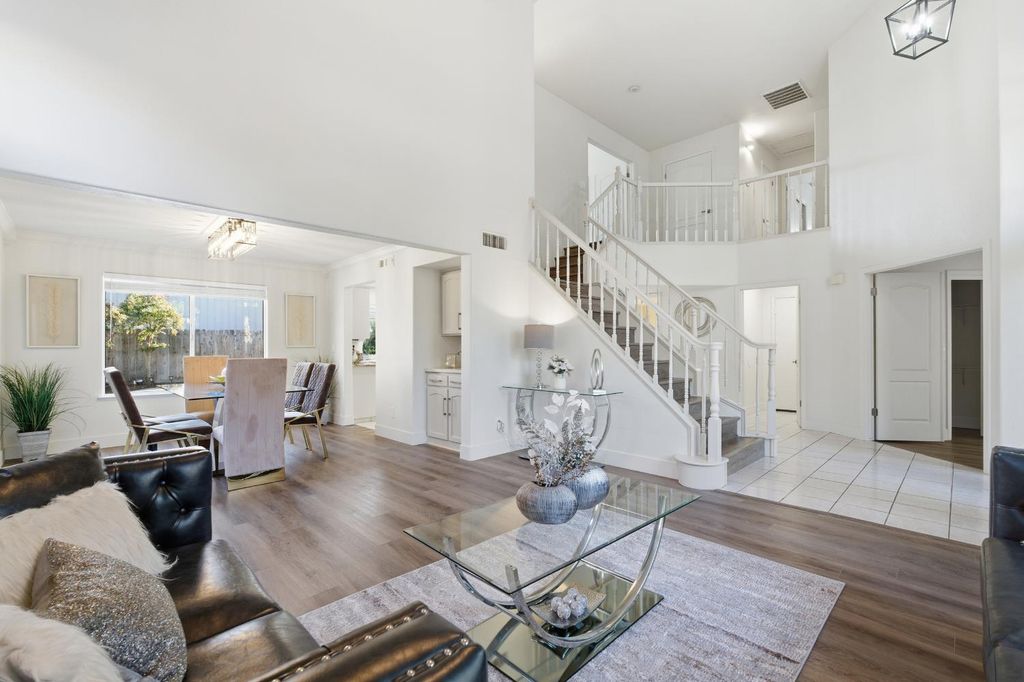 Image 11 of property listing at 1839 E Cole, Fresno, CA 93720