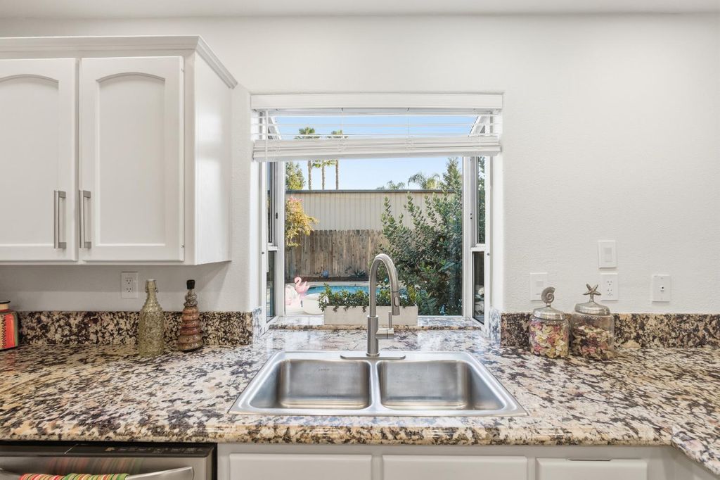 Image 17 of property listing at 1839 E Cole, Fresno, CA 93720