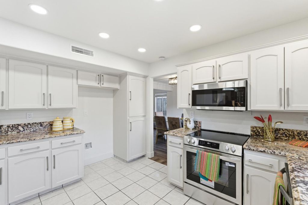 Image 18 of property listing at 1839 E Cole, Fresno, CA 93720