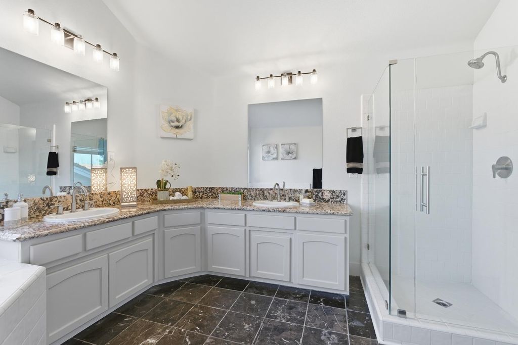 Image 37 of property listing at 1839 E Cole, Fresno, CA 93720