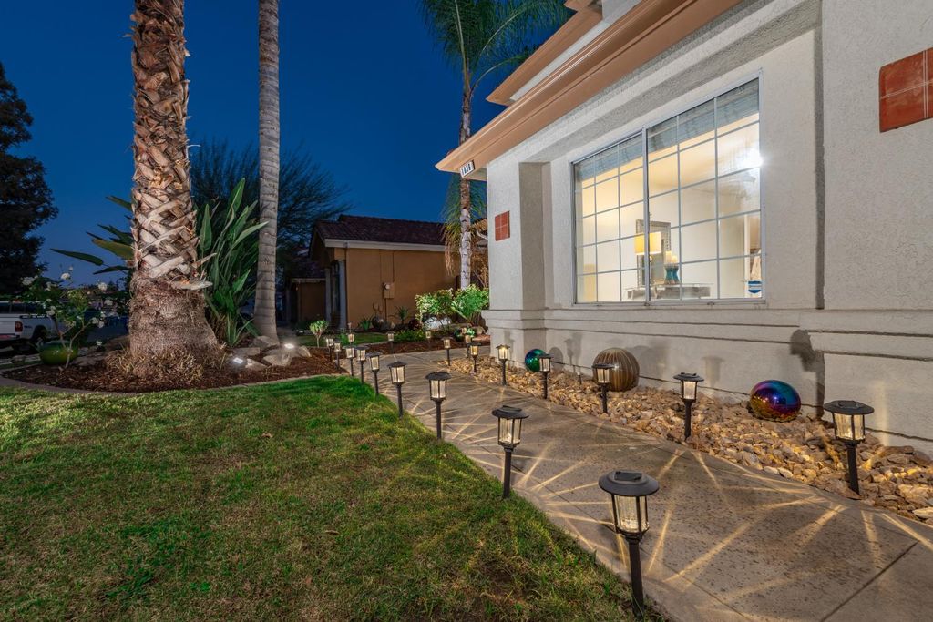Image 5 of property listing at 1839 E Cole, Fresno, CA 93720