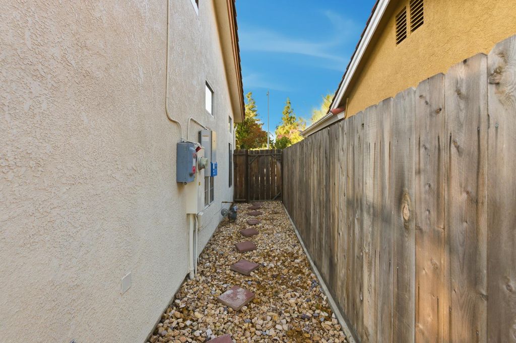 Image 56 of property listing at 1839 E Cole, Fresno, CA 93720