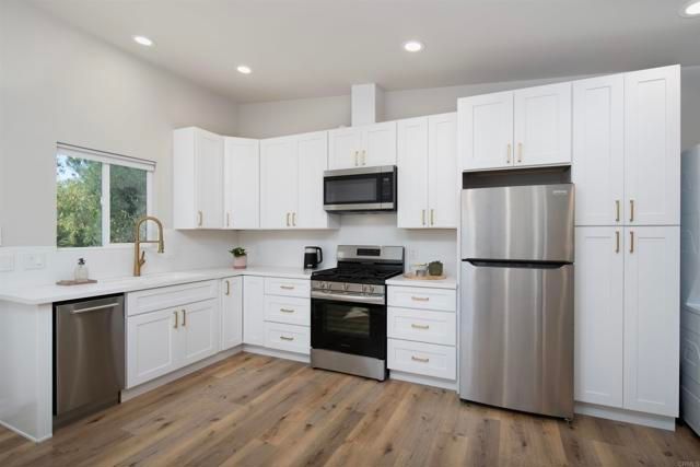 500 Beaumont Drive, Vista, CA 92084