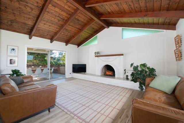 500 Beaumont Drive, Vista, CA 92084