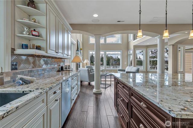 21256 39th Street Ct E, Lake Tapps, WA 98391