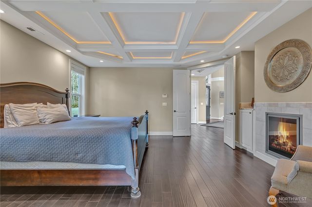 21256 39th Street Ct E, Lake Tapps, WA 98391