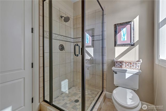 21256 39th Street Ct E, Lake Tapps, WA 98391