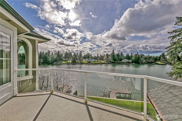 21256 39th Street Ct E, Lake Tapps, WA 98391