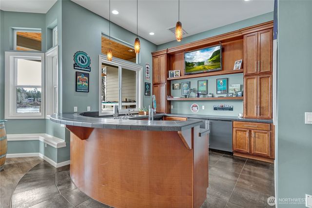 21256 39th Street Ct E, Lake Tapps, WA 98391