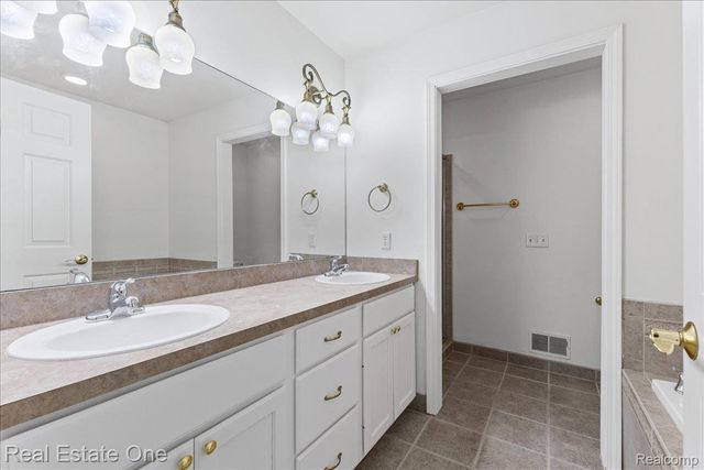 2475 Horace Street, West Bloomfield Charter Township, MI 48324