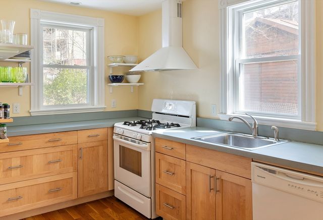 9 Sanborn Ave, Somerville, MA 02143