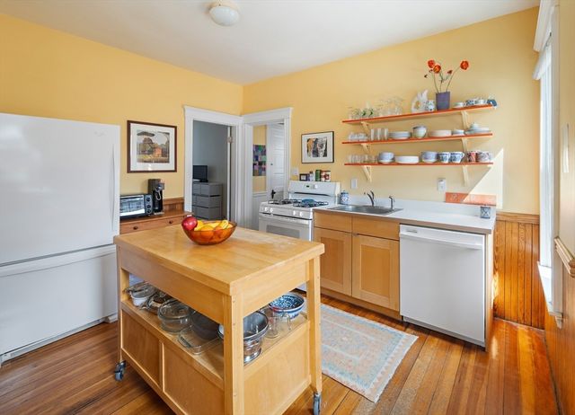 9 Sanborn Ave, Somerville, MA 02143