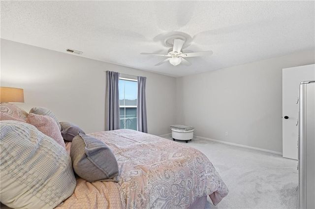 8721 Riggs Lane, Overland Park, KS 66212