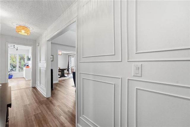 8721 Riggs Lane, Overland Park, KS 66212